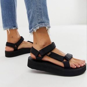SOLD Teva Midform Universal sandal